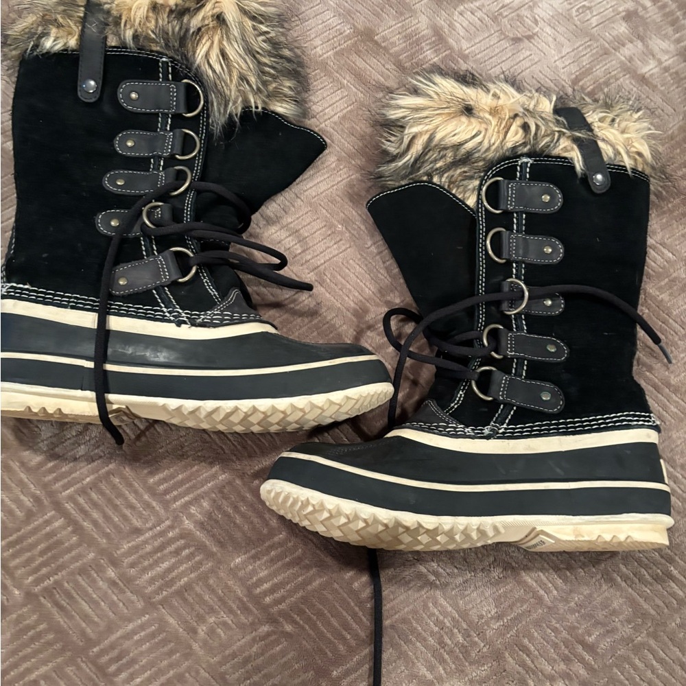 Sorel - Women's Black Winter Boots with Faux Fur Trim